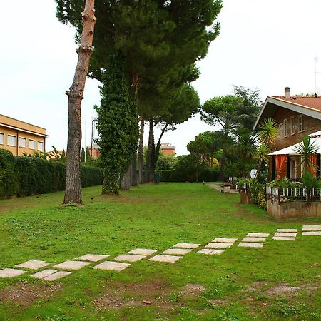 La Casa Della Musica Panzió Ciampino Kültér fotó